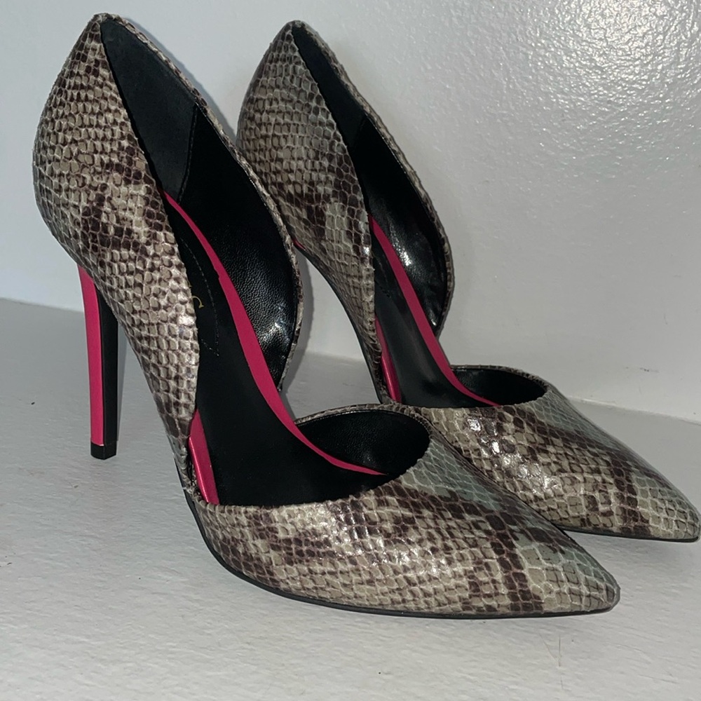 Pointed Toe Heel - Snake Skin